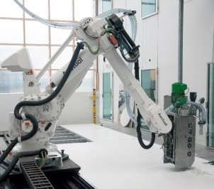 A triflex R energy chain filled with chainflex cables ensures fail-safe operation of the XXL 3D printer.
