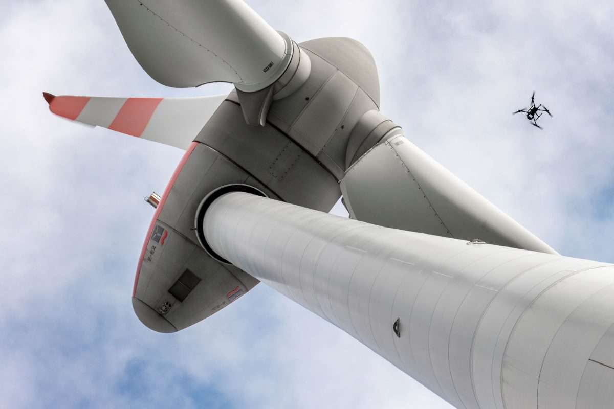 The CU-RE drone inspection system used by the Deutsche Windtechnik Inspection Body was the first system to be validated by TÜV NORD for inspecting rotor blades and lightning protection systems. © Deutsche Windtechnik AG